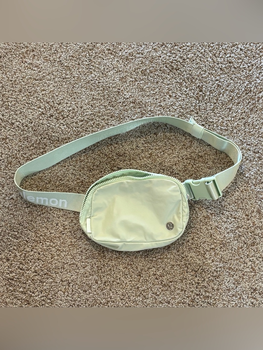 Lululemon Everywhere Belt Bag with Logo Strap Kohlrabi White Colorway